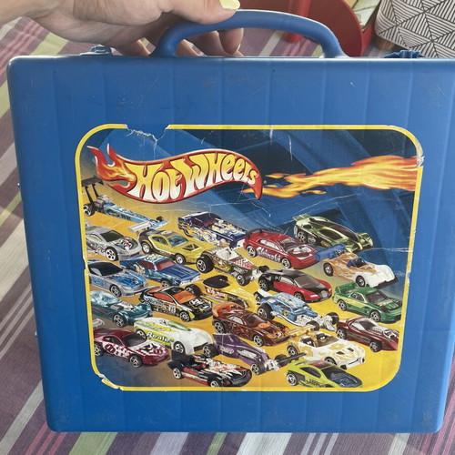 Hot Wheels plastic case for 60 cars, used, one clip broken