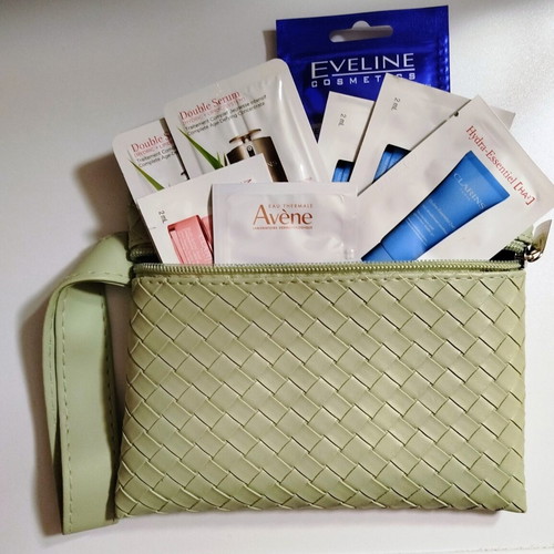 Mint Green Toiletry Bag with 8 Skincare Samples, new