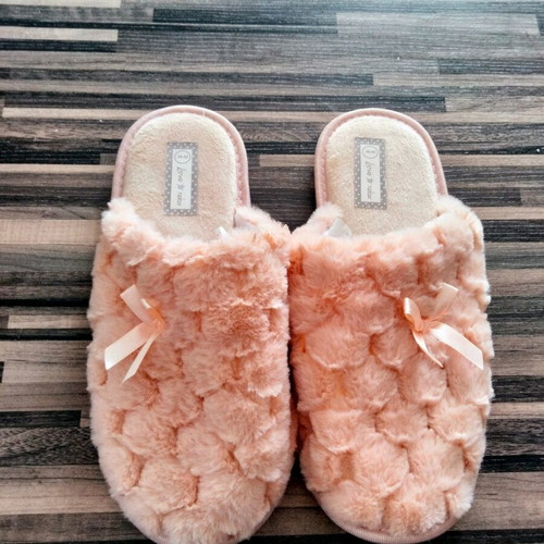 Fur slippers like new, size 38, pink-salmon with fur