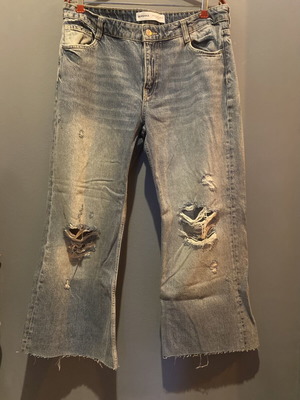 Γυναικείο τζιν Bershka wide leg με σκισίματα μέγεθος 40 σαν καινούργιο
