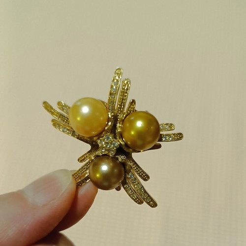 Vintage pin used, excellent condition