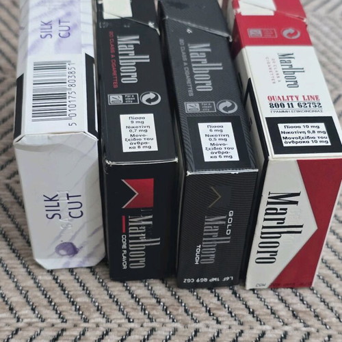 Marlboro and Silk Cut 4 empty packs like new