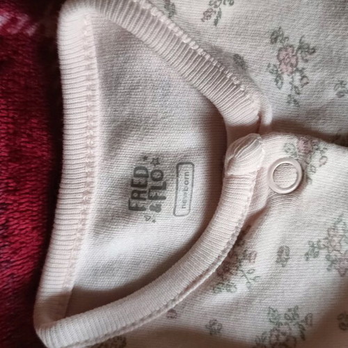 Baby bodysuits like new, pack of 8, size 50 newborn