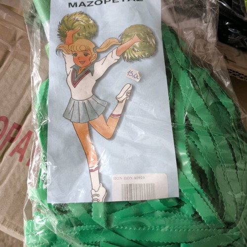 Pom-pom majorette new in green color