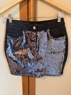 Parisian elastic denim skirt with sequins size small like new black pink