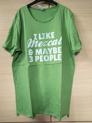 Men's green t-shirt size L with "I like Mezcal & Maybe 3 people" print