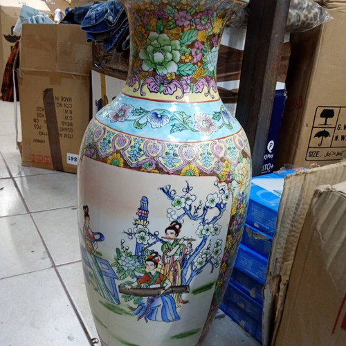 Satsuma vase new, height about 850 cm