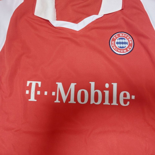 Bayern jersey size XL, like new, official replica
