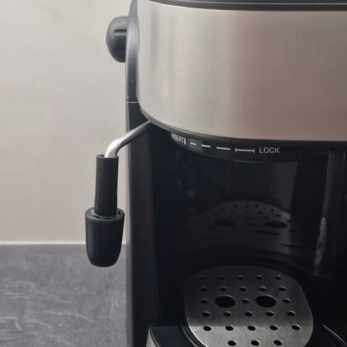 Rohnson 3-in-1 Coffee Maker 15bar Pressure 1850W used