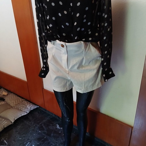 Women's blouse like new, black with white polka dots and collar, size M