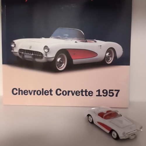 Chevrolet Corvette 1957 collectible model and booklet like new