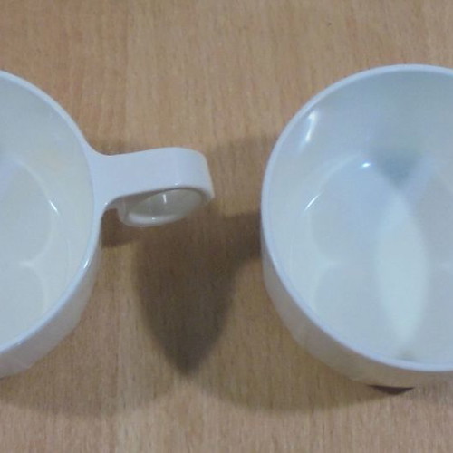 TWA Trans World Airlines set of 2 old plastic promotional mugs used