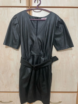 Black leather dress like new with belt and zipper