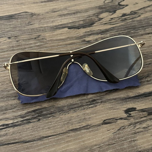 Ray Ban sunglasses with gold frame like new