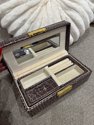 Carpisa jewelry box with detachable travel case like new, brown croc-effect