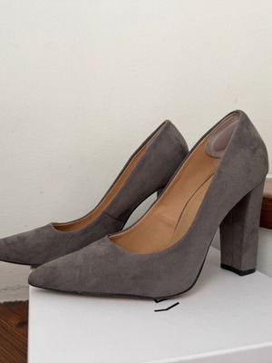 Exé suede gray pumps like new, size 40