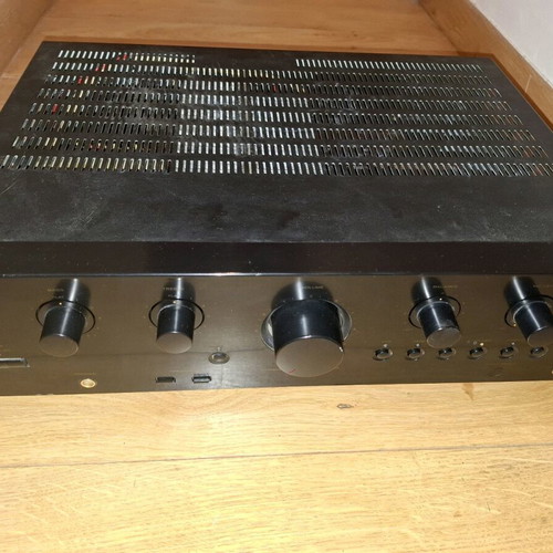 Teac A-R500 integrated amplifier like new