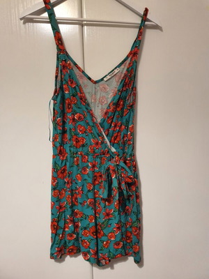 Floral Romper Pull & Bear like new, size L