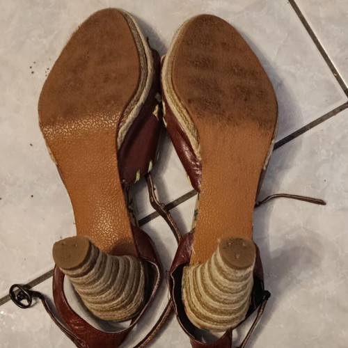 Vintage Italian leather sandals size 37 used, brown and green