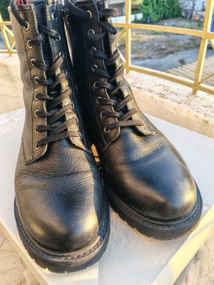 Lasocki ankle boots genuine leather new, size 39, black with red details