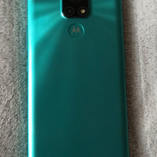Motorola Moto e7 like new, green, 48 MP camera, dual SIM