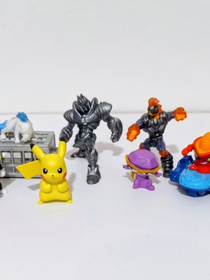 Pokémon Tomy Playmobil Zuru Stumble Guys Figures pack of 8 like new