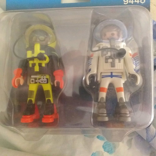 Playmobil astronauts