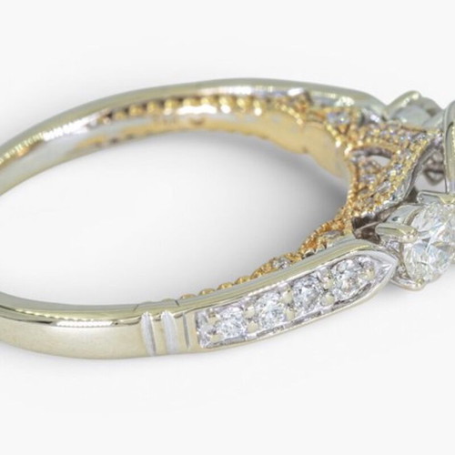 Disney 14K white and yellow gold ring with 1.14 ct natural diamonds, HRD certified