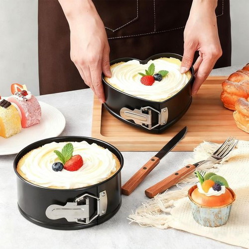 Set of 2 mini cake pans 4 inch – round and heart-shaped, with removable base