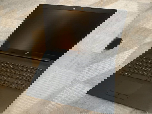 HP laptop 15,6" i3 256SSD