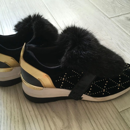 Michael Kors Maven Faux Fur Mixed-Media Slip-On Trainer size 38.5 used