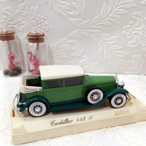 Cadillac Solido 452a 1930s diecast model car like new