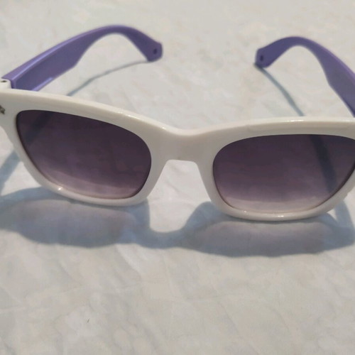 Children's sunglasses for play like new