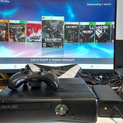 Xbox 360 S 500GB softmodded console with many games and emulators, like new