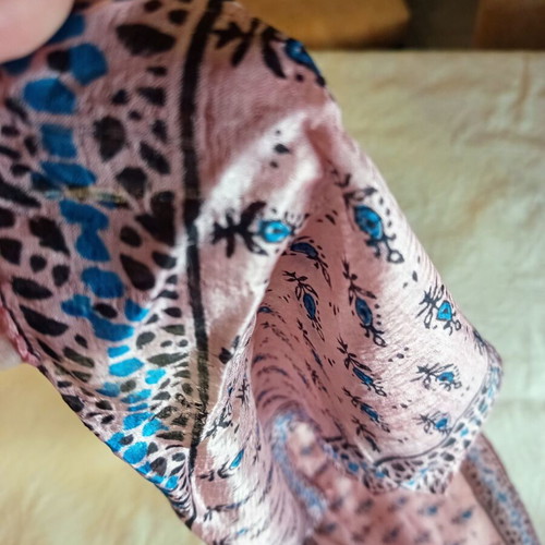 Set of 2 women's scarves used, blue with wear and pink floral