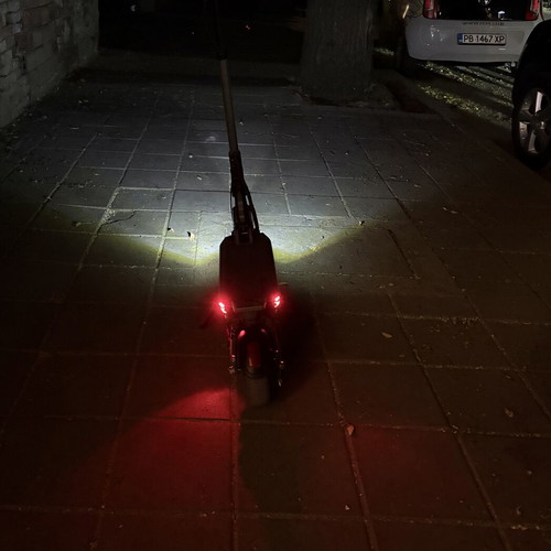 Vsett 8 electric scooter with 15.6 Ah battery