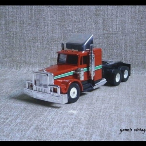Freightliner Truck 1:25 new remote control with box and battery