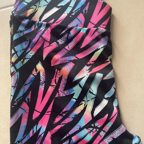 Colorful sports leggings like new, size L fitting medium