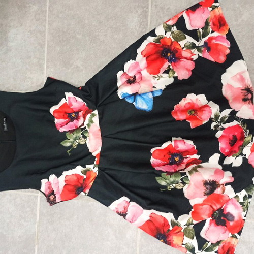 Summer dress like new with zipper at the back