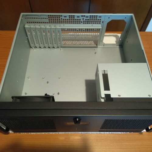 Server case like new for rack, supports motherboards up to E-ATX