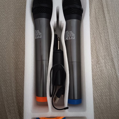 Andowl Wireless Karaoke Microphone Set like new