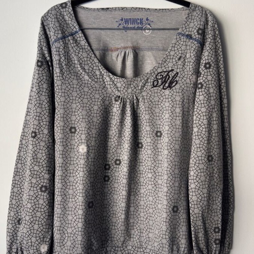 Grey blouse with design long sleeve like new, size L