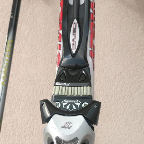 SKI BOOTS + POLE, Atomic Carv. C6 18 Skis. 170Cm. White & Red!!
