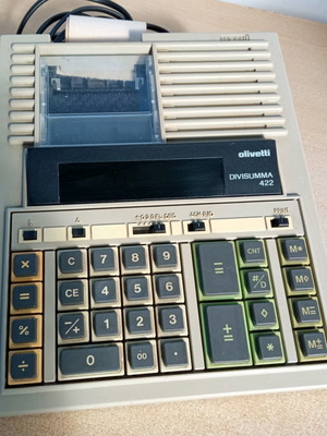 Olivetti Divisumma 422 calculator used with paper tape