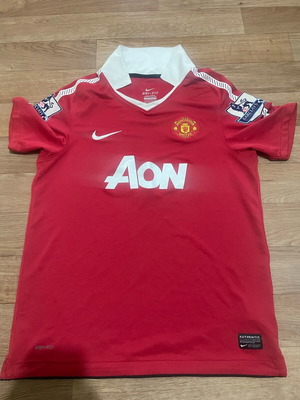Nike Manchester United 10/11 Kids Kit Badges like new