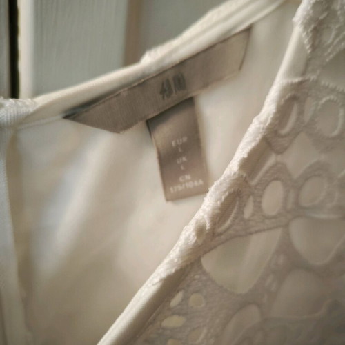 H&M white dress size L like new with zipper