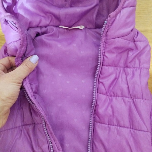Children's sleeveless jacket with hood like new, purple/lilac
