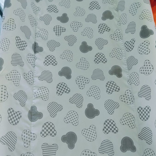 Changing pad and baby bath like new