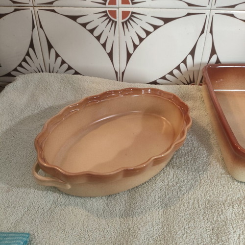 Vintage ceramic and clay ovenware set of 2, like new