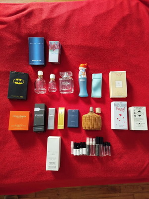 Empty perfume bottles used, collector's set pack